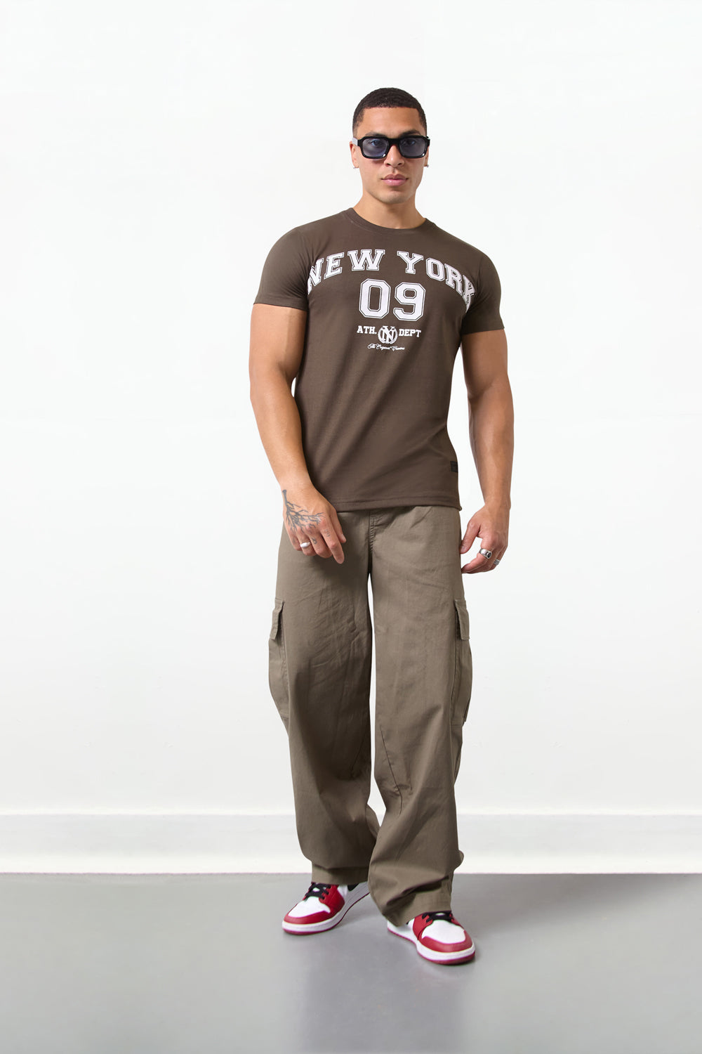 Khaki Crew Neck “New York 09” Graphic Regular Fit T-Shirt - London Attitude
