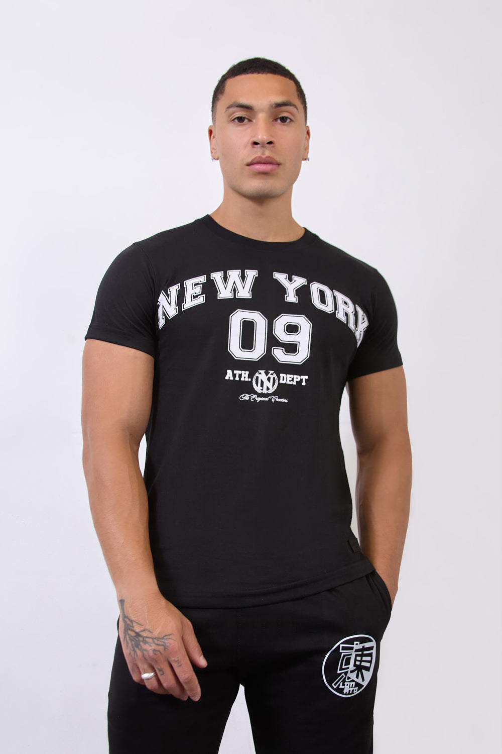 Black Crew Neck “New York 09” Graphic Regular Fit T-Shirt - London Attitude