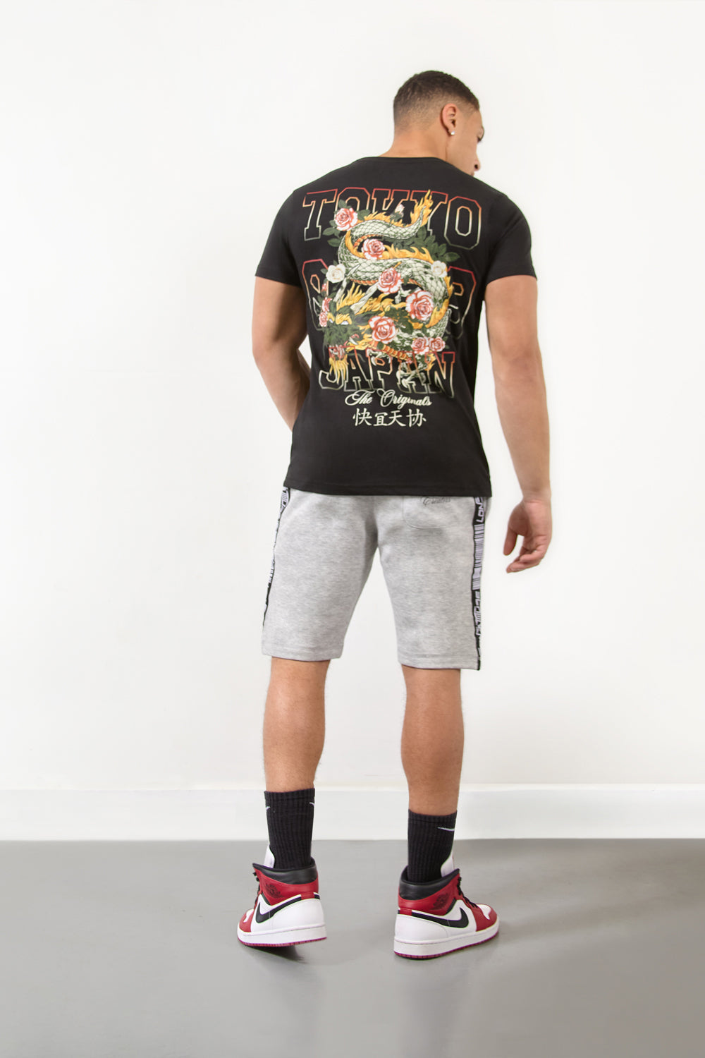 Black Crew Neck Dragon Graphic Regular Fit T-Shirt - London Attitude