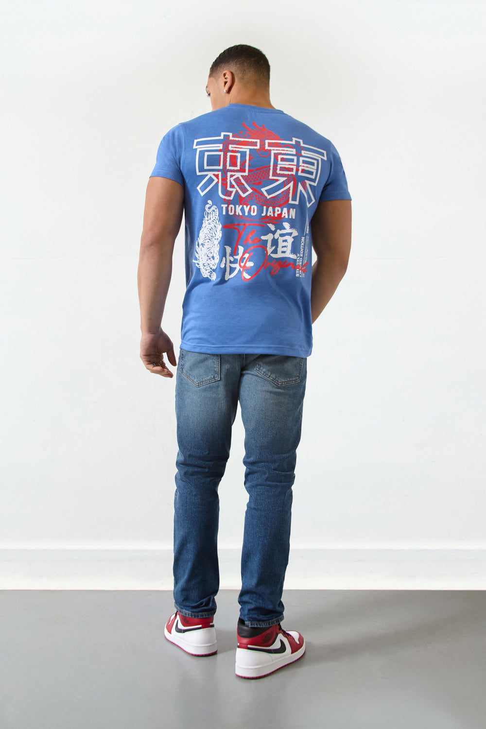 Tokyo Dragon Graphic Regular Fit T-Shirt in True Blue – Originals Edition - London Attitude