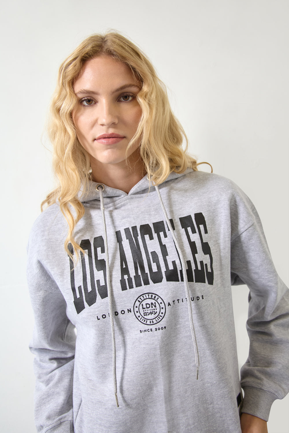 Women's Relaxed Fit "Los Angeles" Printed Hoodie Grey