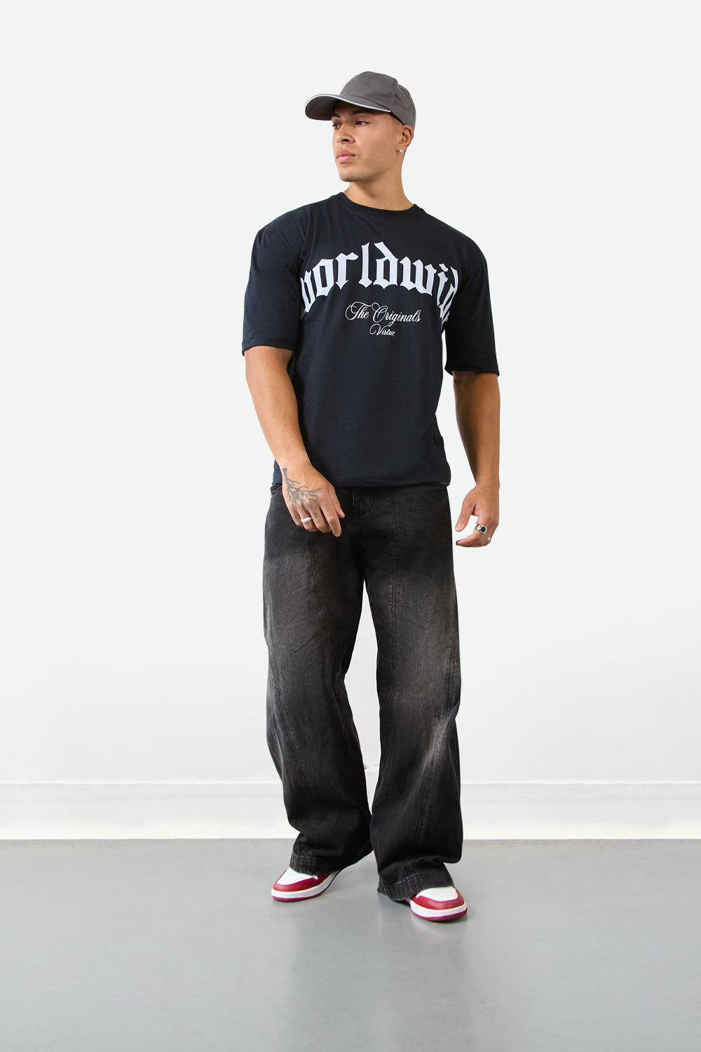 Over Size Worldwide Graphic T-Shirt in Dark Navy - London Attitude