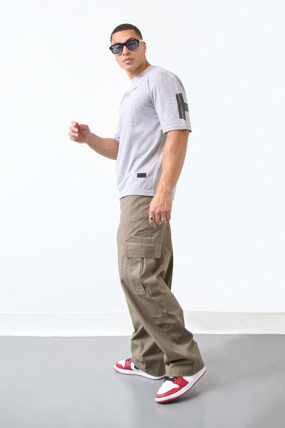 Grey Over Size Streetwear T-Shirt-Tokyo Edition - London Attitude