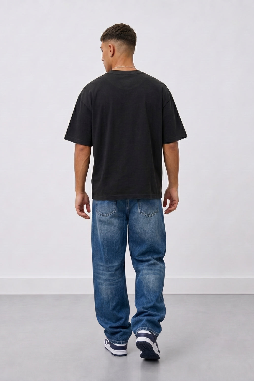 Doberman Oversized Heavyweight T-Shirt in Black