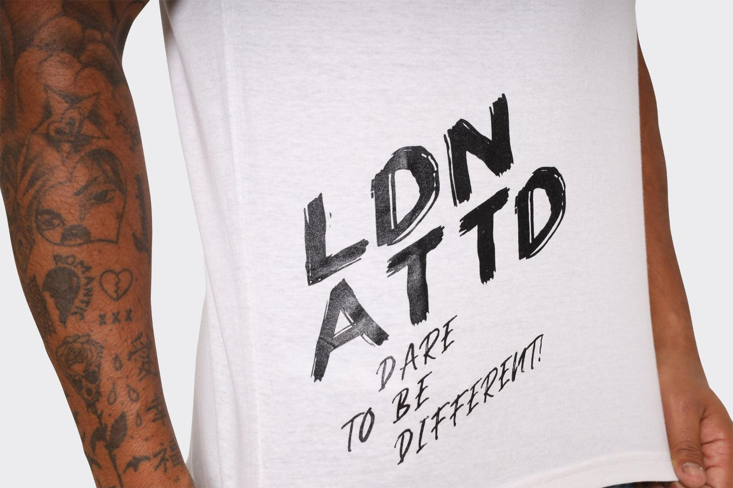 Men's White T-Shirt with Chest Buckle Pocket and Text Print - London Attitude