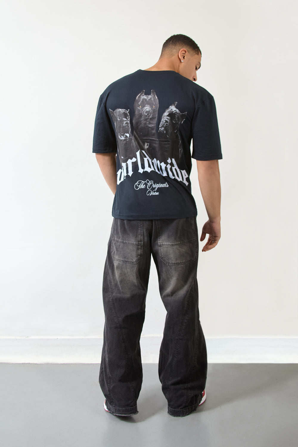 Over Size Worldwide Graphic T-Shirt in Dark Navy - London Attitude