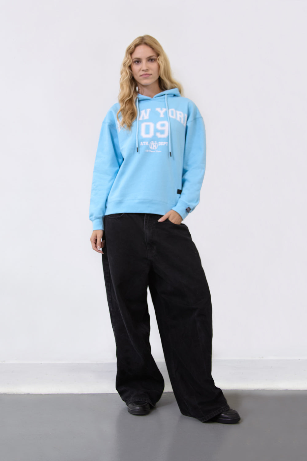 Women’s Sky Blue “New York 09” Hoodie - London Attitude