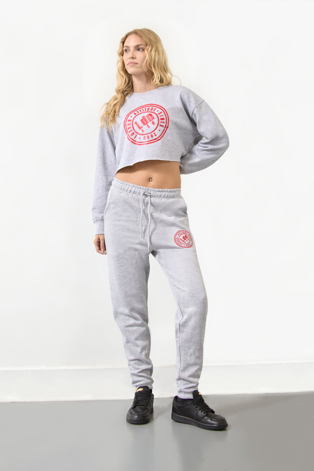 Women's Relaxed Fit  Logo Printed Cropped Sweatshirt Grey - London Attitude