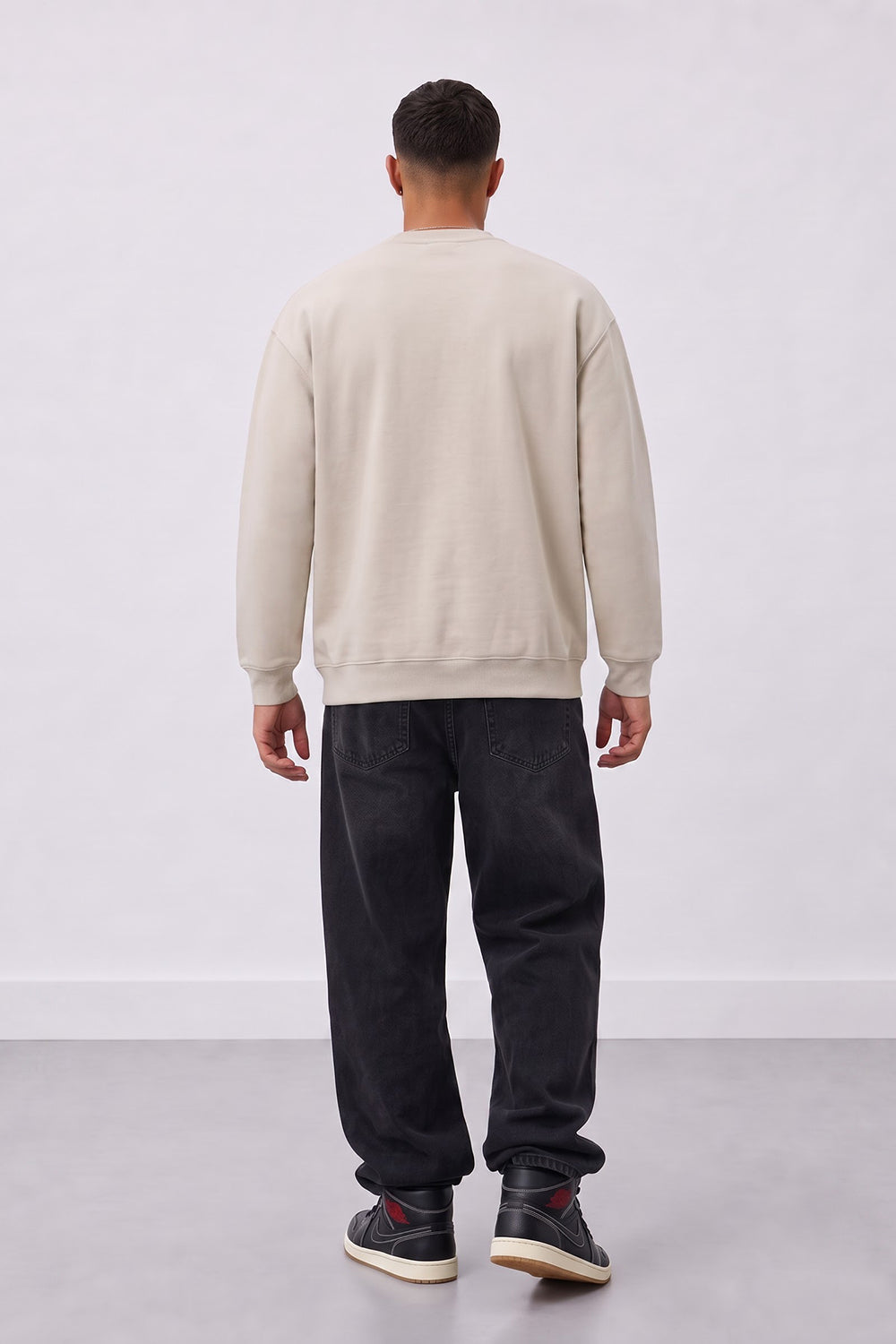 Relaxed Fit Collegiate Graphic Sweatshirt in Red