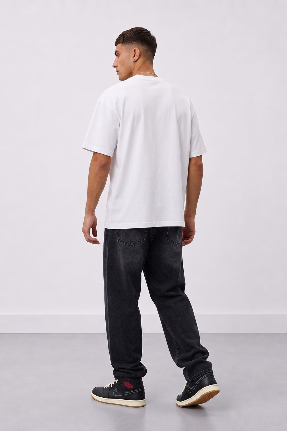 Worldwide Global Edition Oversized Heavyweight Graphic T-Shirt in White