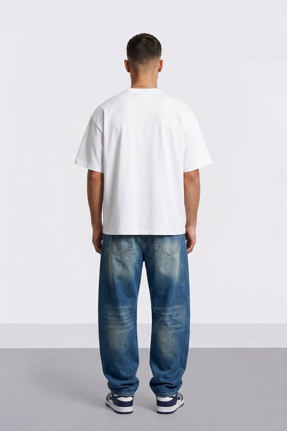 Doberman Oversized Heavyweight T-Shirt in White